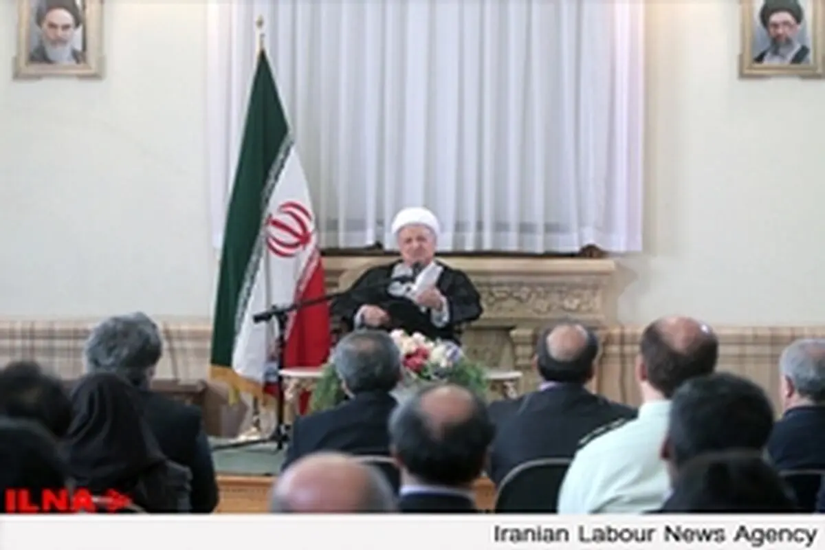 به قیمت به خطر انداختن سلامتی مردم، ادعای خودکفایی در بنزین می­‌کردند