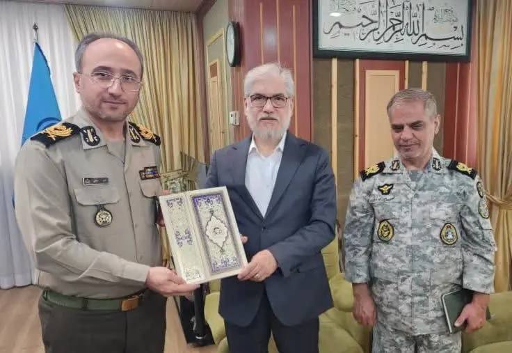 دیدار معاون نیروی انسانی ارتش با وزیر علوم، تحقیقات و فناوری
