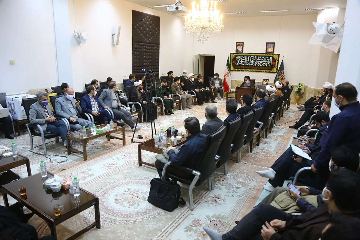 نشست صمیمی مدیران رسانه‌های خبری استان قم با آیت الله سعیدی + تصاویر