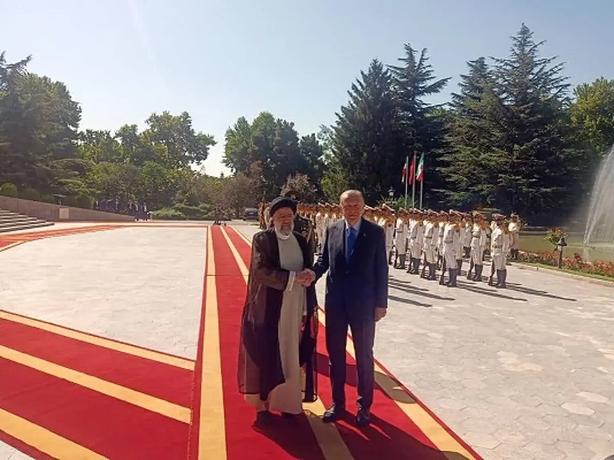 رئیسی یستقبل رسمیا نظیره الترکی فی طهران