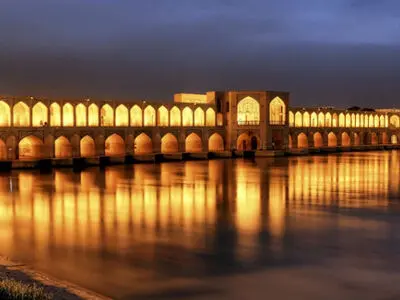 نورپردازی پل خواجو برای قدردانی از پرستاران