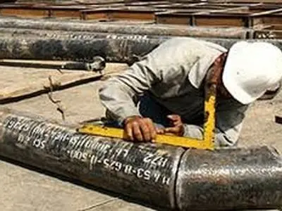 چرخ جامعه توسط کارگران می‌چرخد