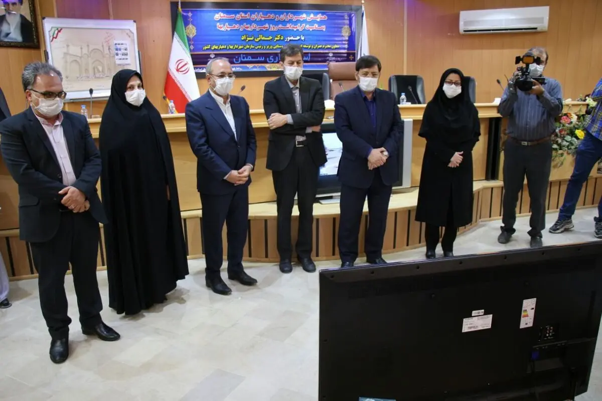 عملیات اجرایی و افتتاح ۷۴ طرح عمرانی استان سمنان آغاز شد/ رونمایی از تمبر روستاهای بدون بیکار استان سمنان