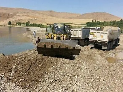 ۸ تن شن و ماسه غیر مجاز در فومن کشف و ضبط شد