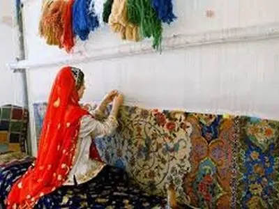 سالانه نزدیک ۱۶ هزار متر مربع فرش توسط عشایر آذربایجان‌غربی تولید می‌شود