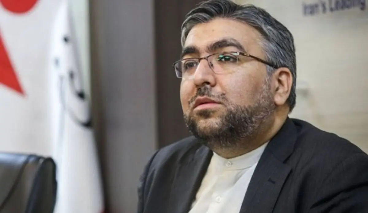 وفد من اعضاء لجنة الامن البرلمانیة یتفقد مجمع نطنز 