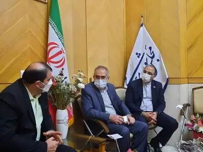 حسینی  با نمایندگان آشوری و ارمنی در مجلس شورای اسلامی دیدار  کرد