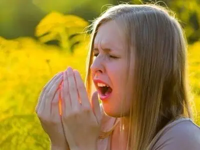 اگر آلرژی بهاری دارید این ها را نخورید 