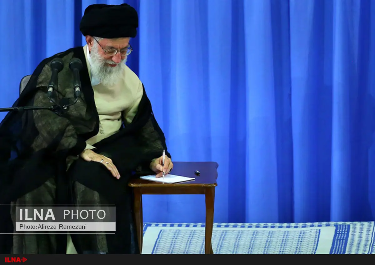 تقریظ رهبر انقلاب بر کتاب پنجرههای تشنه