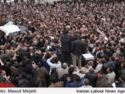 تشییع پیکر خانم فاطمه خاتمی باحضور هزاران نفر از مردم استان یزد