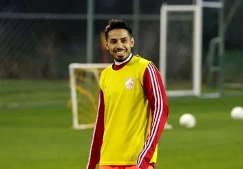 فخرالدینی: تا وقتی روی کاغذ شانس داریم برای قهرمانی تلاش می‌کنیم/ تراکتور به جز تماشاگرانش حامی دیگری ندارد