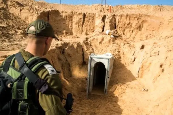 وول ستریت جورنال: إسرائیل تدرس خطة لإغراق أنفاق غزة بمیاه البحر