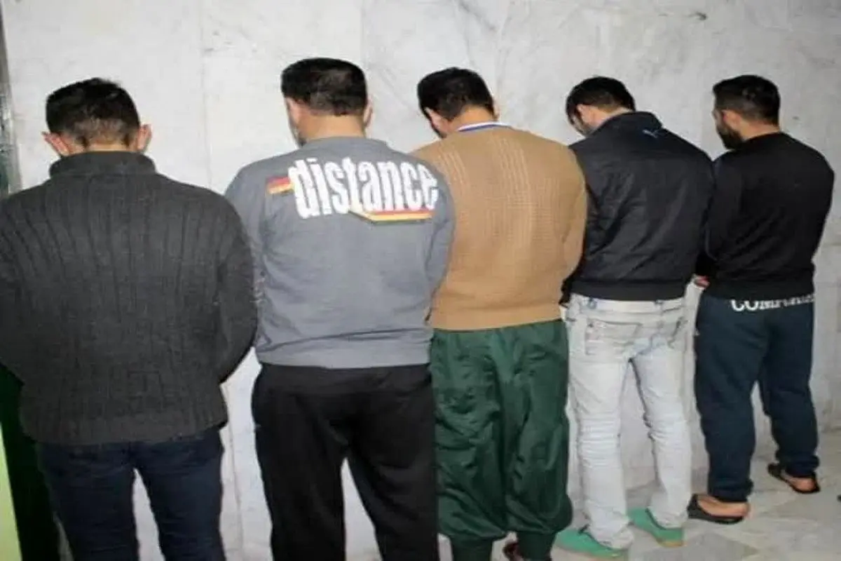 عاملان سنگپرانی در تاکستان دستگیر شدند