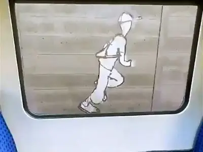 انیمیشن دیواری دیدنی از قاب موبایل یک مسافر قطار + فیلم