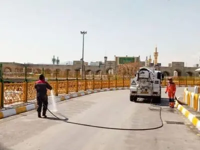 گندزدایی مستمر محلات و معابر پیرامون حرم مطهر رضوی