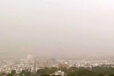 شیراز در محاصره گرد و خاک/ توده ریزگردها به سمت جنوب فارس حرکت می کند/ تداوم وزش باد تا پایان هفته