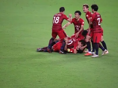 کری خوانی ستاره کاشیما با رنگ آبی برای پرسپولیس!(عکس)