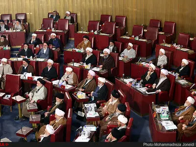 حواشی پنجمین اجلاسیه مجلس خبرگان رهبری در غیبت روحانی و هاشمی شاهرودی