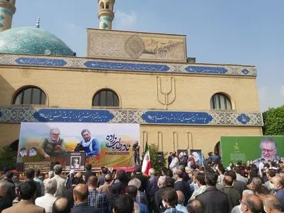 نادر طالب‌زاده از مقابل مسجد بلال صداوسیما تشییع شد/ طالب‌زاده در مقابل جریان ریزش‌ها قرار دارد