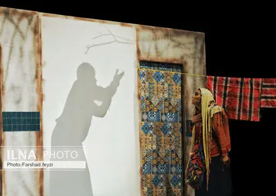 نمایش «تخم و ترکه» به نویسندگی و کارگردانی سهیل ملکی