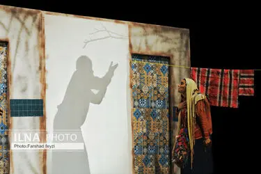 نمایش «تخم و ترکه» به نویسندگی و کارگردانی سهیل ملکی