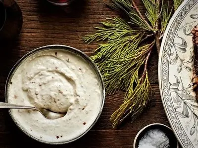 طرز تهیه سس ماست خوشمزه و رژیمی
