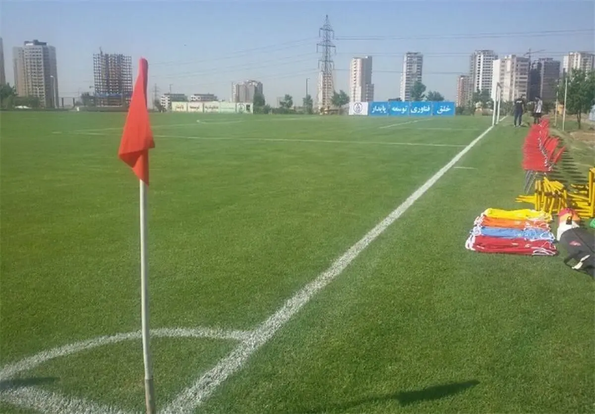 اقدام جنجالی مجری برنامه ورزشی؛ وقتی سرخابی‌ها قرنطینه را شکستند