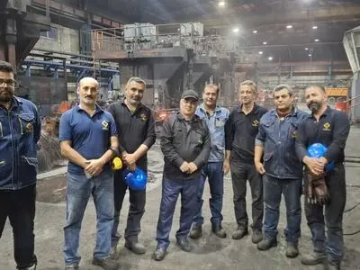 بازدید شبانه مدیرعامل فولاد شاهرود همزمان با راه‌اندازی مجدد خط نورد 