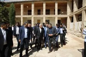 بازدید وزیر میراث‌فرهنگی از مراحل اجرای پروژه احداث اقامتگاه تاریخی در سپیدان