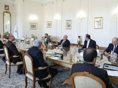 فی الاجتماع مع نظیره العراقي.. أمیر عبداللهیان یؤکد على حل قضایا العراق الداخلیة فی إطار القانون
