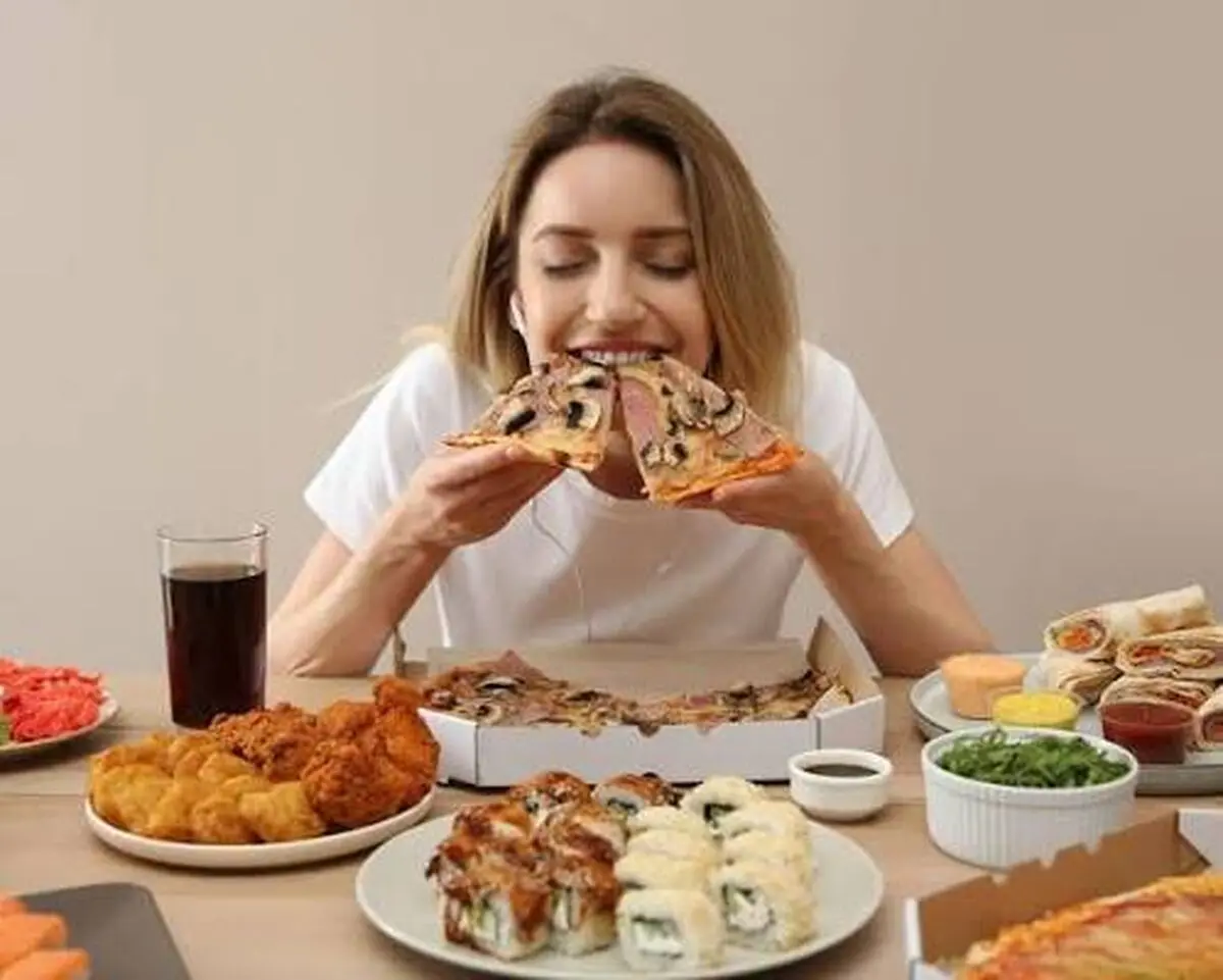 مغز چگونه شما را به پرخوری وادار می‌کند؟