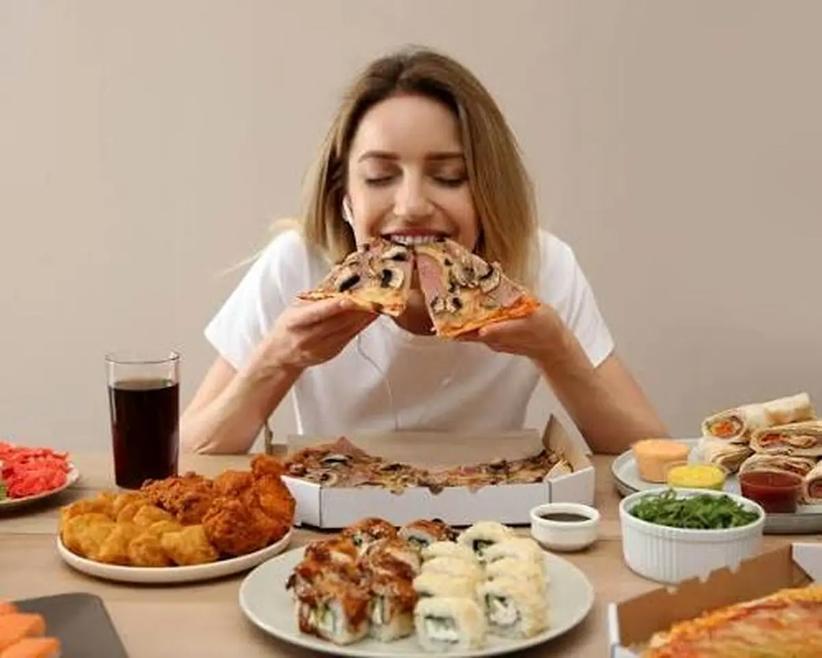 مغز چگونه شما را به پرخوری وادار می‌کند؟
