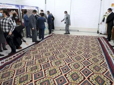 رونمایی از بزرگ‌ترین گلیم ایران در اردبیل