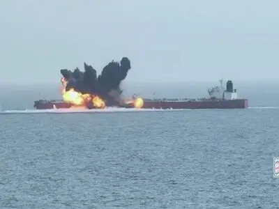 القوات المسلحة اليمنية تنفذ 3 عمليات عسكرية في البحرين الأحمر والعربي وباب المندب