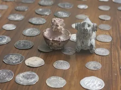 کشف سکه و آثار تاریخی قاچاق در تایباد
