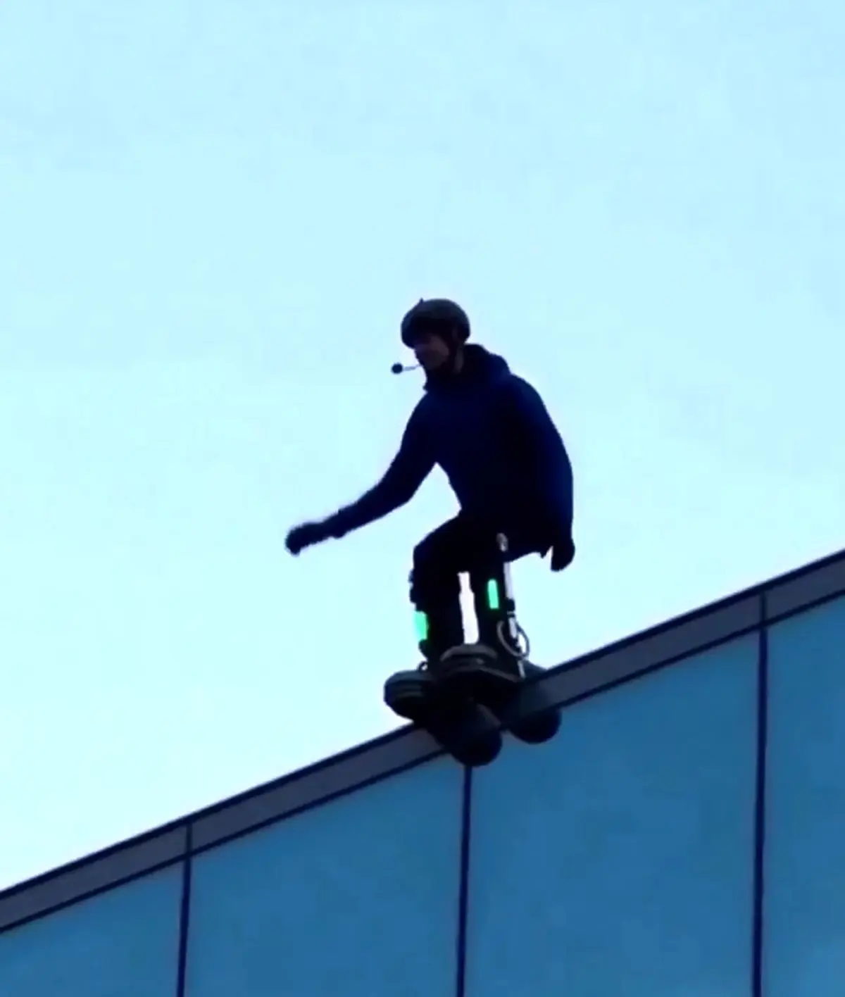 شیائومی از کفش‌های رباتیک پرشی رونمایی کرد + فیلم