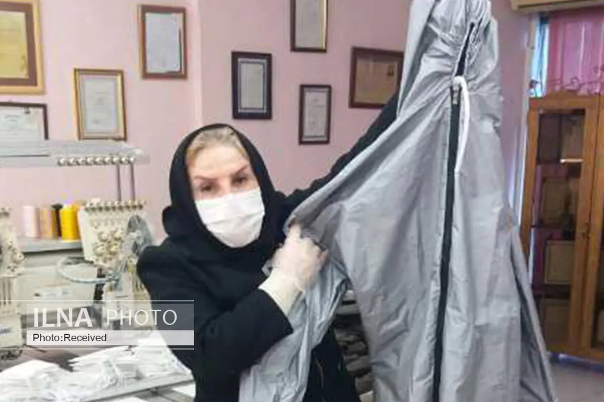  بانوی تعاونگر گنبدی روزانه ۴۰۰ لباس پزشکی و ماسک تولید می‌کند