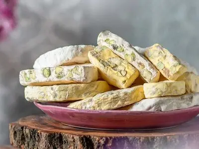 نابودی صنعت گز اصفهان ، حقوق کارگر 15 بسته گز !!