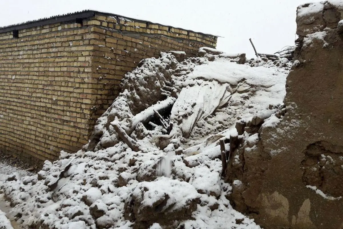 تخریب ١٣ واحد مسکونی به دلیل بارش برف در کوهسرخ/ راهداری خراسان رضوی باید پاسخگو باشد 