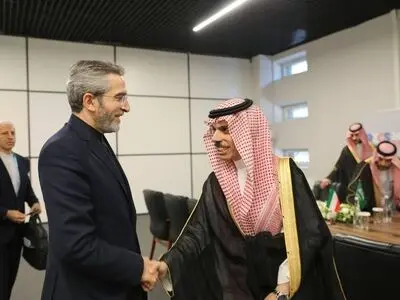 باقری کنی با وزیر خارجه عربستان دیدار و گفت‌وگو کرد