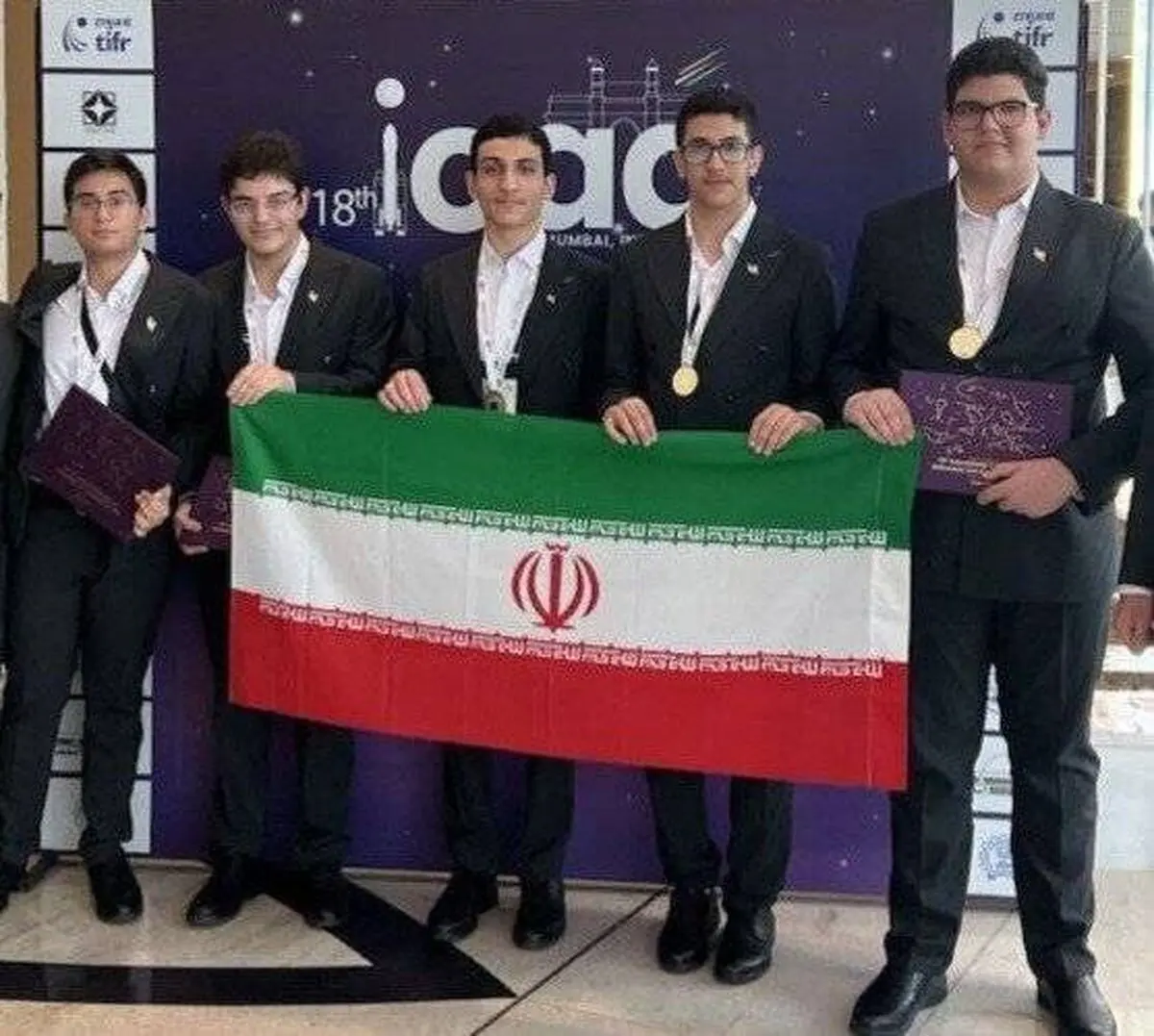 قالیباف قهرمانی تیم دانش‌آموزی ایران در المپیاد جهانی نجوم را تبریک گفت