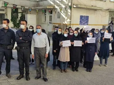 تجمع پرسنل «مرکز بهداشت شهرستان شیراز» در اعتراض به پرداخت نشدن معوقات و وجود تبعیض 