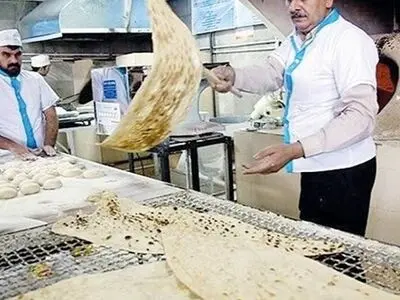 بابت مشکلات پیش آمده عذر‌خواهی می‌کنم/ مردم از تجمع مقابل نانوایی ها خودداری کنند/ حل مشکل تا دور روز آینده 