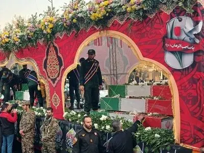 آغاز آیین تشییع پیکر ۱۰۰ شهید گمنام دفاع مقدس در تهران