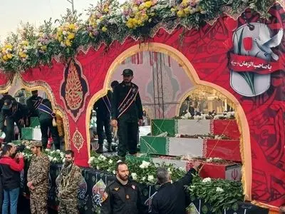 آغاز آیین تشییع پیکر ۱۰۰ شهید گمنام دفاع مقدس در تهران