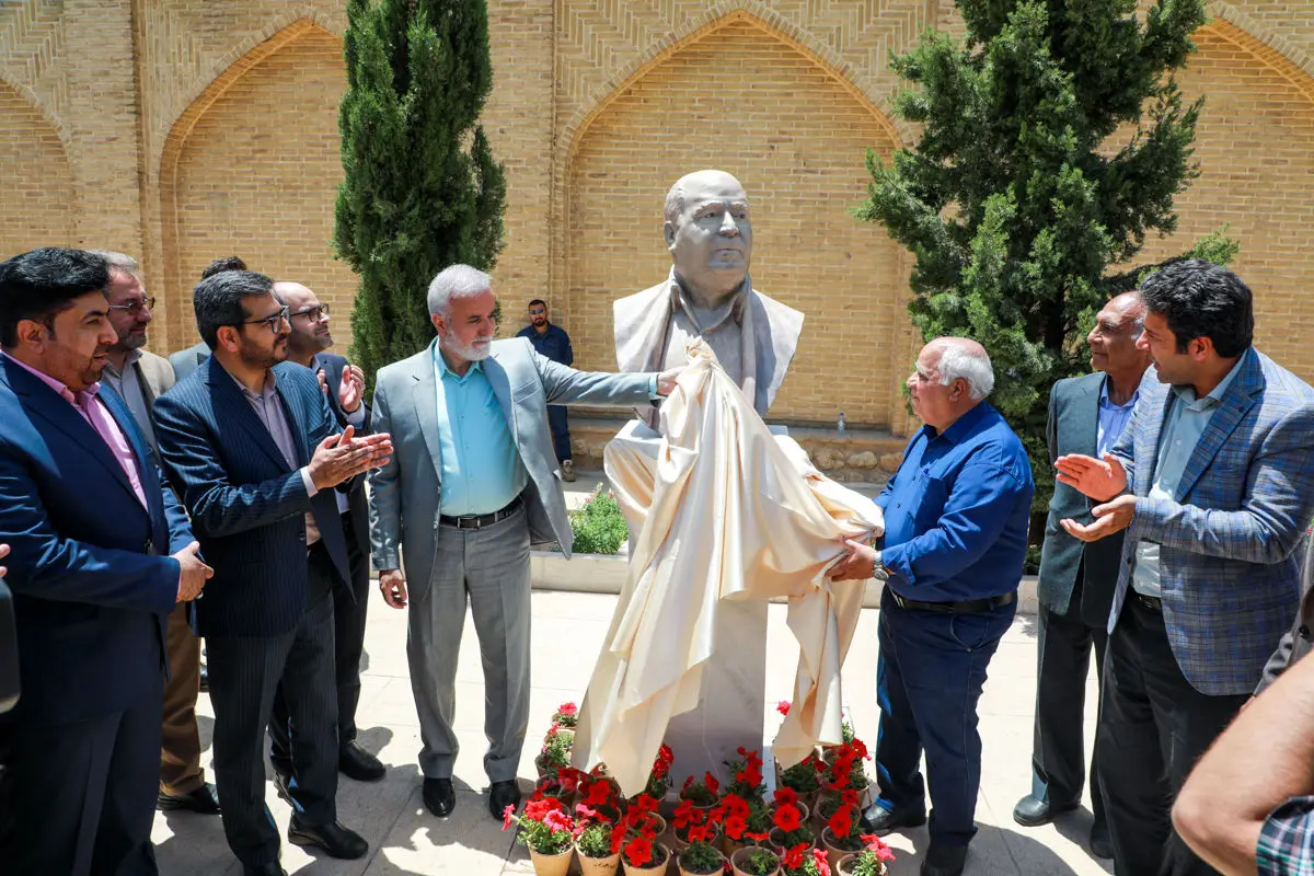 بخشی از موزه بلدیه به نمایش آثار هنرمندان اختصاص می‌یابد / ایجاد روز بازار و بازارچه‌های فصلی صنایع‌دستی در شیراز