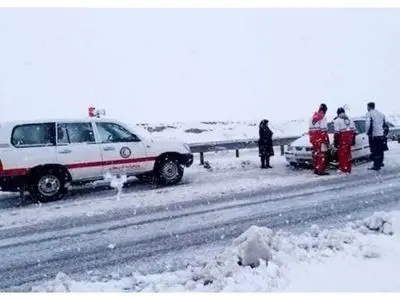 بارش برف سنگین 2 جاده استان کرمان را مسدود کرد / شهروندان حتی سفرهای حضوری خود را نیز به تعویق بیندازند
