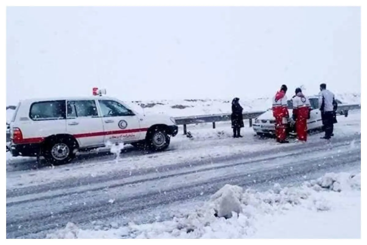 بارش برف سنگین 2 جاده استان کرمان را مسدود کرد / شهروندان حتی سفرهای حضوری خود را نیز به تعویق بیندازند