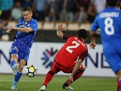 یک ازبک تمام نگرانی استقلال و شفر برای نقل و انتقالات