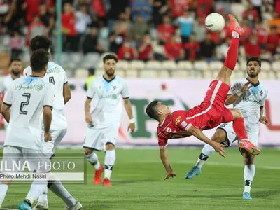 دیدار تیمهای فوتبال پرسپولیس تهران و پیکان
